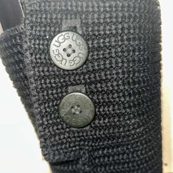 UGG Cardy II Black 1017328K Kid's / Youth Winter Boot - Picture 3 of 12